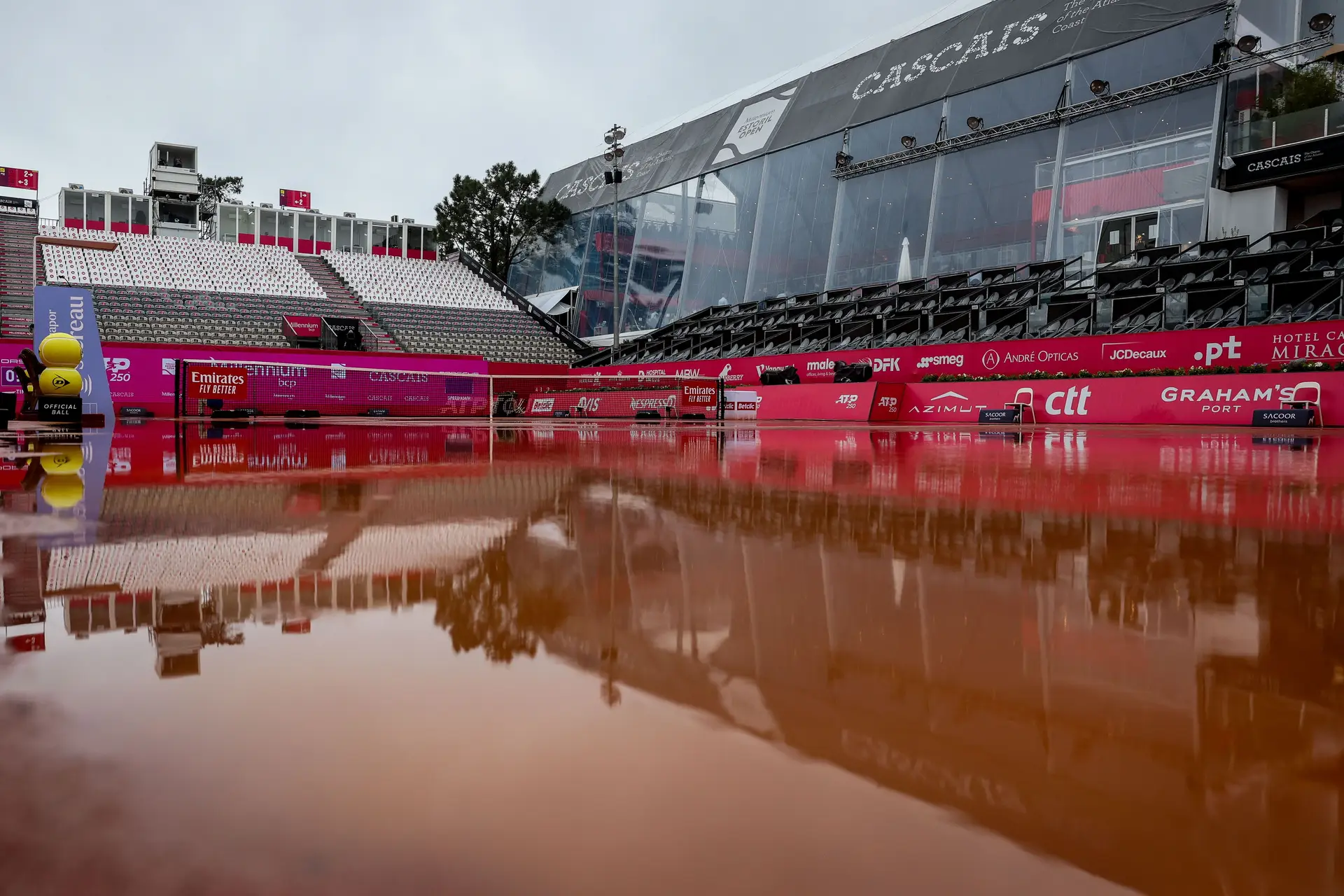 Estoril Open: chuva cancela encontros e João Sousa só se estreia na quarta-feira