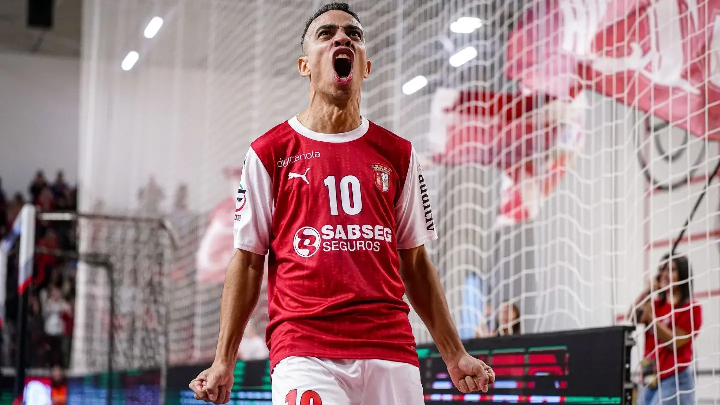 Com “uns chocolates a mais” e aos 41 anos, Robinho ganhou o primeiro título do SC Braga no futsal que lhe pagou a renda