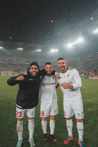 Com os colegas de equipa Daniel Pacheco e Lukasz Podolski