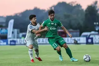 Filipe (à direita) subiu da II para a I Liga polaca na 1.ª época em que jogou no Radomiak