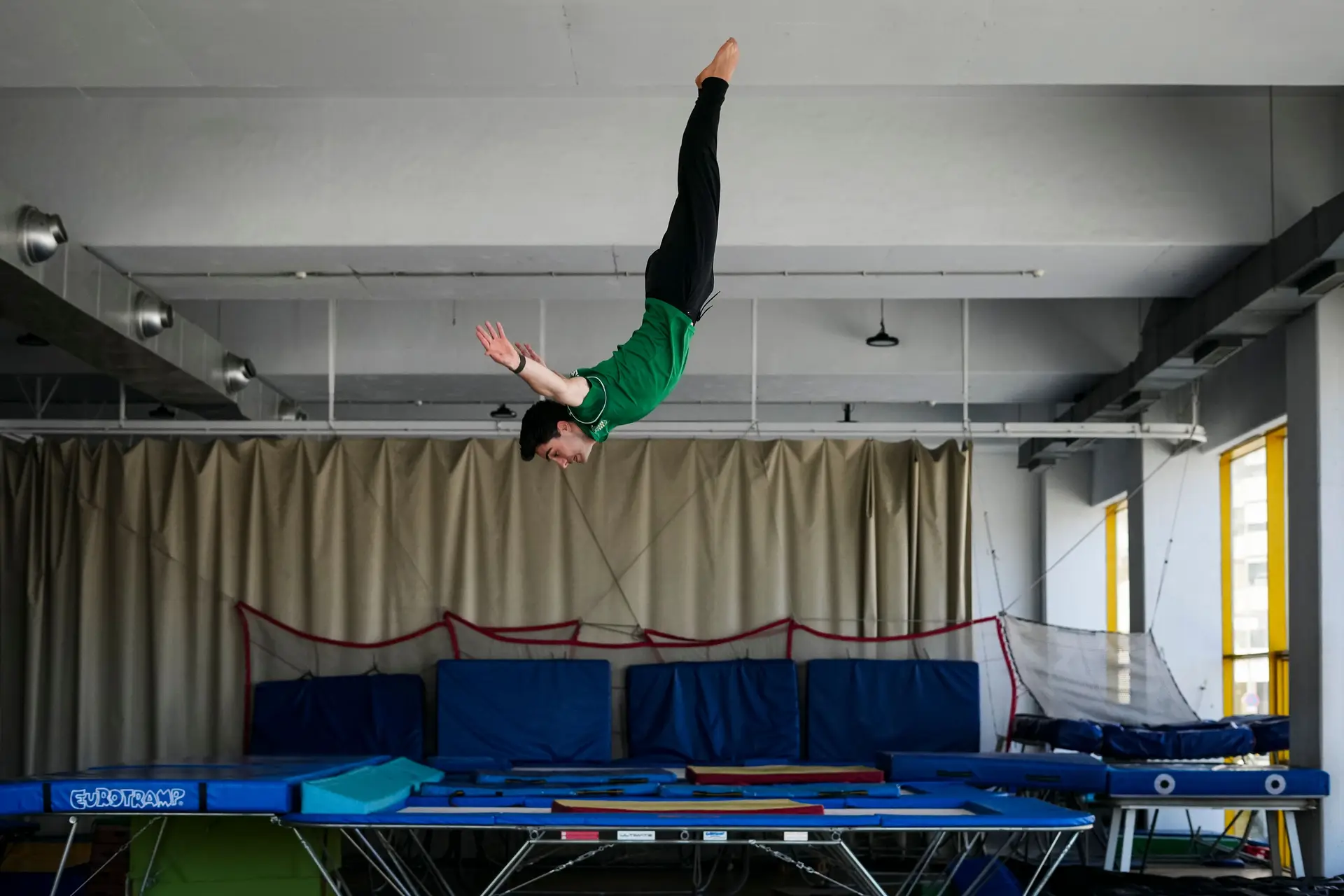 Pedro Ferreira, futuro engenheiro aeroespacial, foi ao céu sagrar-se campeão europeu de trampolins: “Perguntam-me: ‘Vais ser astronauta?’”