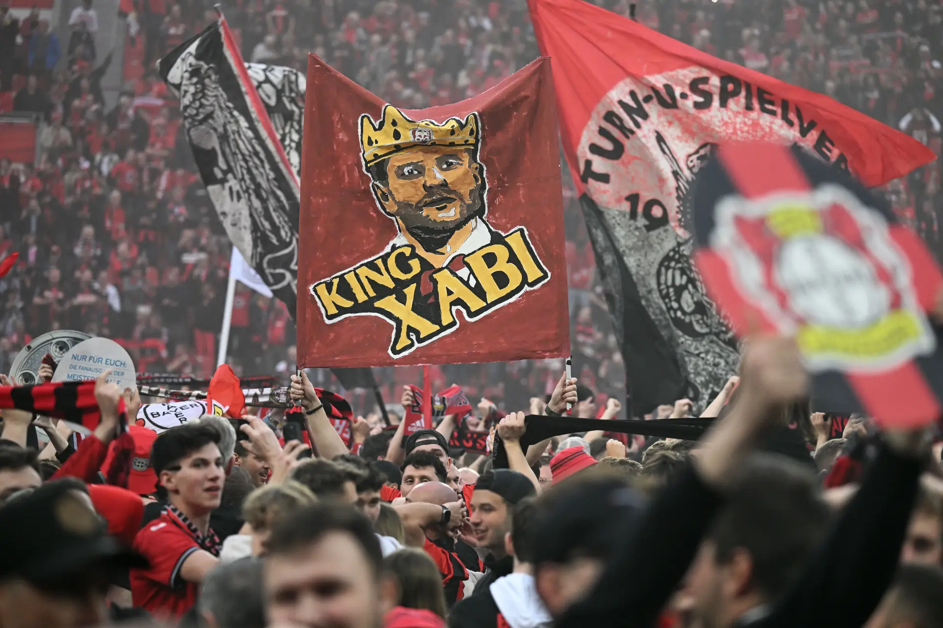 A obra de Xabi Alonso é imortal: Bayer Leverkusen sagra-se campeão alemão pela primeira vez