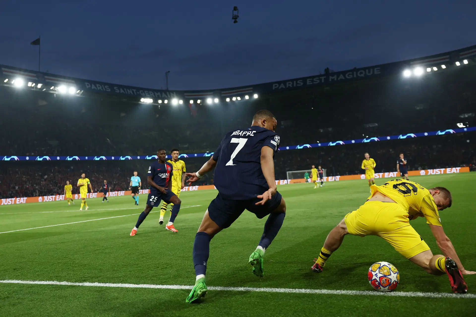 O Borussia Dortmund, ovelha negra desta Liga dos Campeões, vai à final porque ganhou ao Paris Sans-Champions