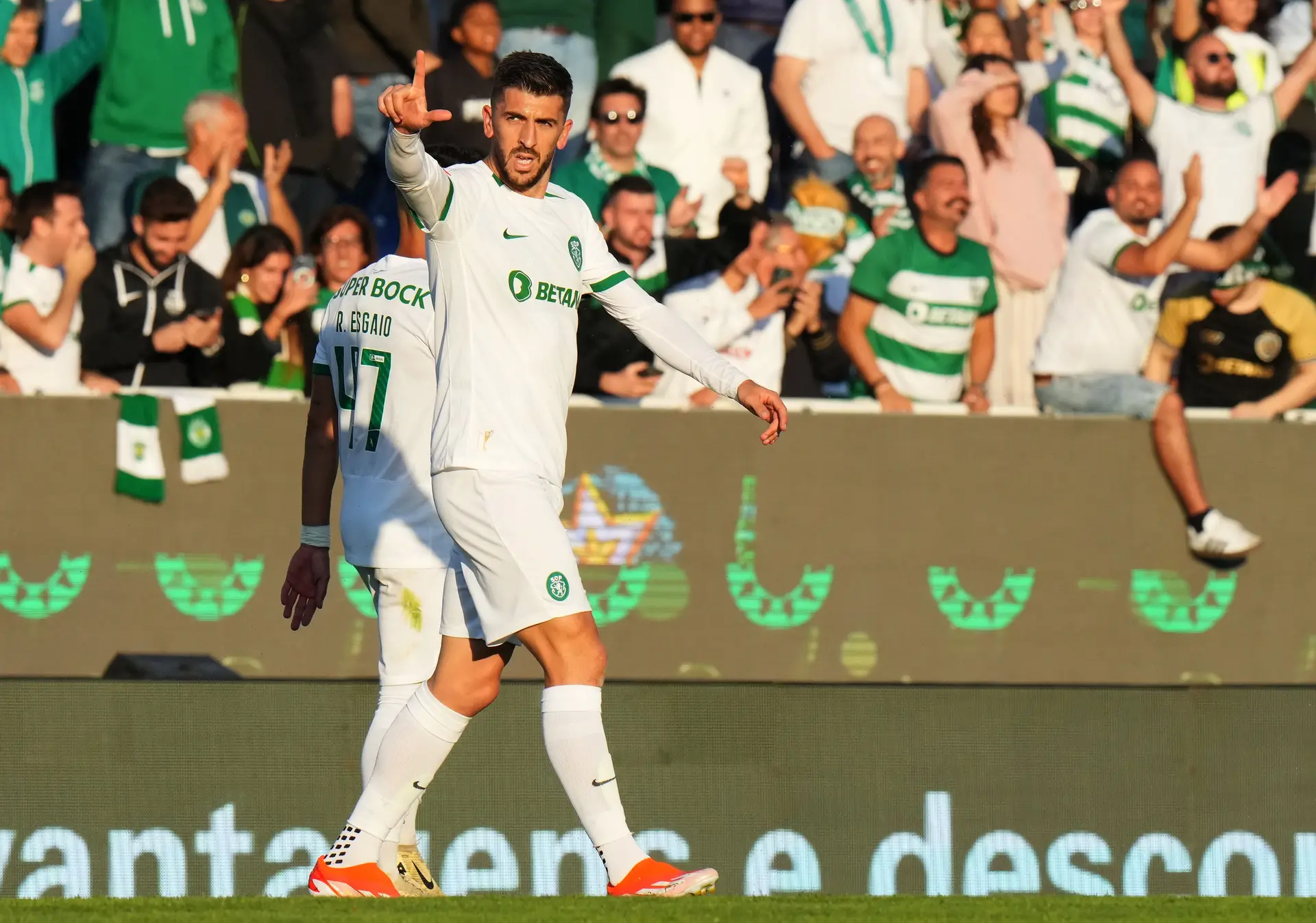 Paulinho foi buscar a festa do Sporting ao Marquês e levou-a para o Estoril