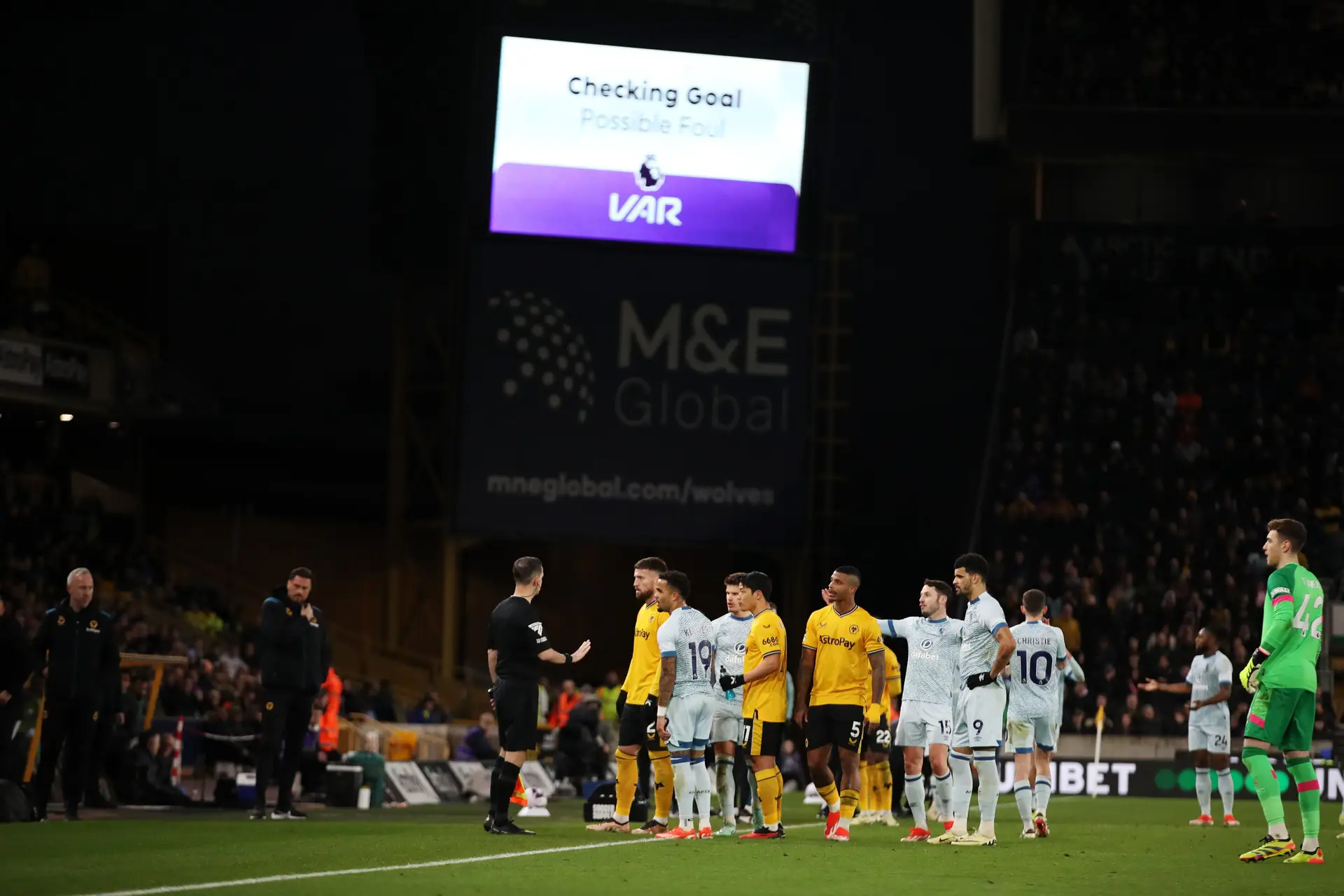 VAR em perigo de vida? Clubes ingleses vão votar fim da tecnologia e há quem assuma não a querer ver à frente