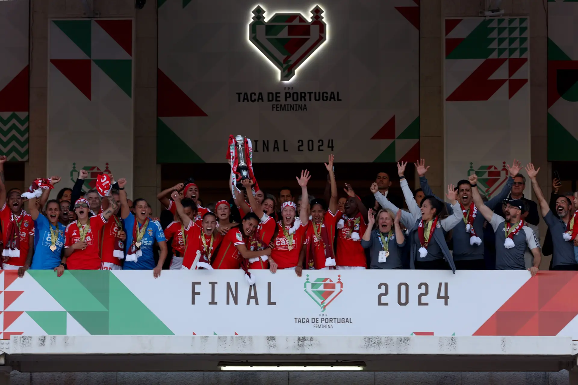 Taça de Portugal feminina: o power do Racing acabou na 2.ª parte e o Benfica fez o pleno dentro de portas