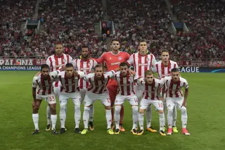 Em 2016/17, Diogo Figueiras (1º em baixo à direita) assinou pelo Olympiakos