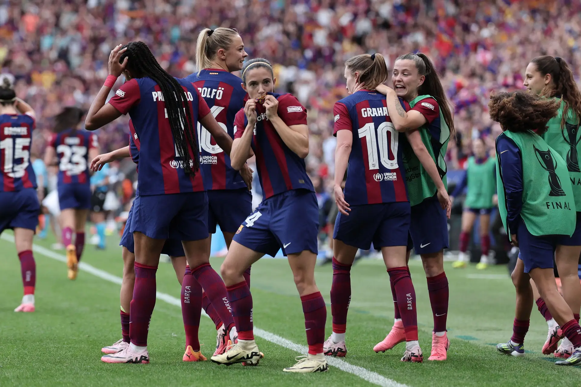 Não há nervos nem traumas que limitem Aitana Bonmatí, a feiticeira dourada que levou nova Liga dos Campeões rumo a Barcelona