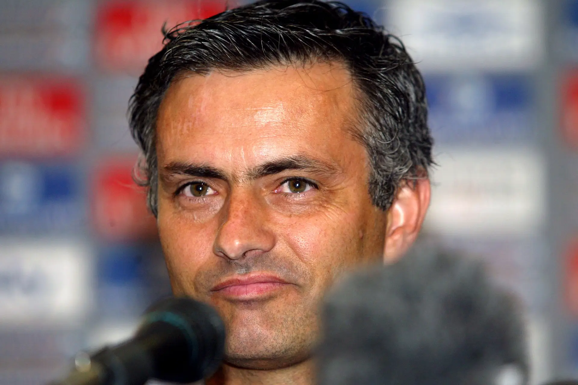 O dia em que o furacão Mourinho aterrou na Premier League