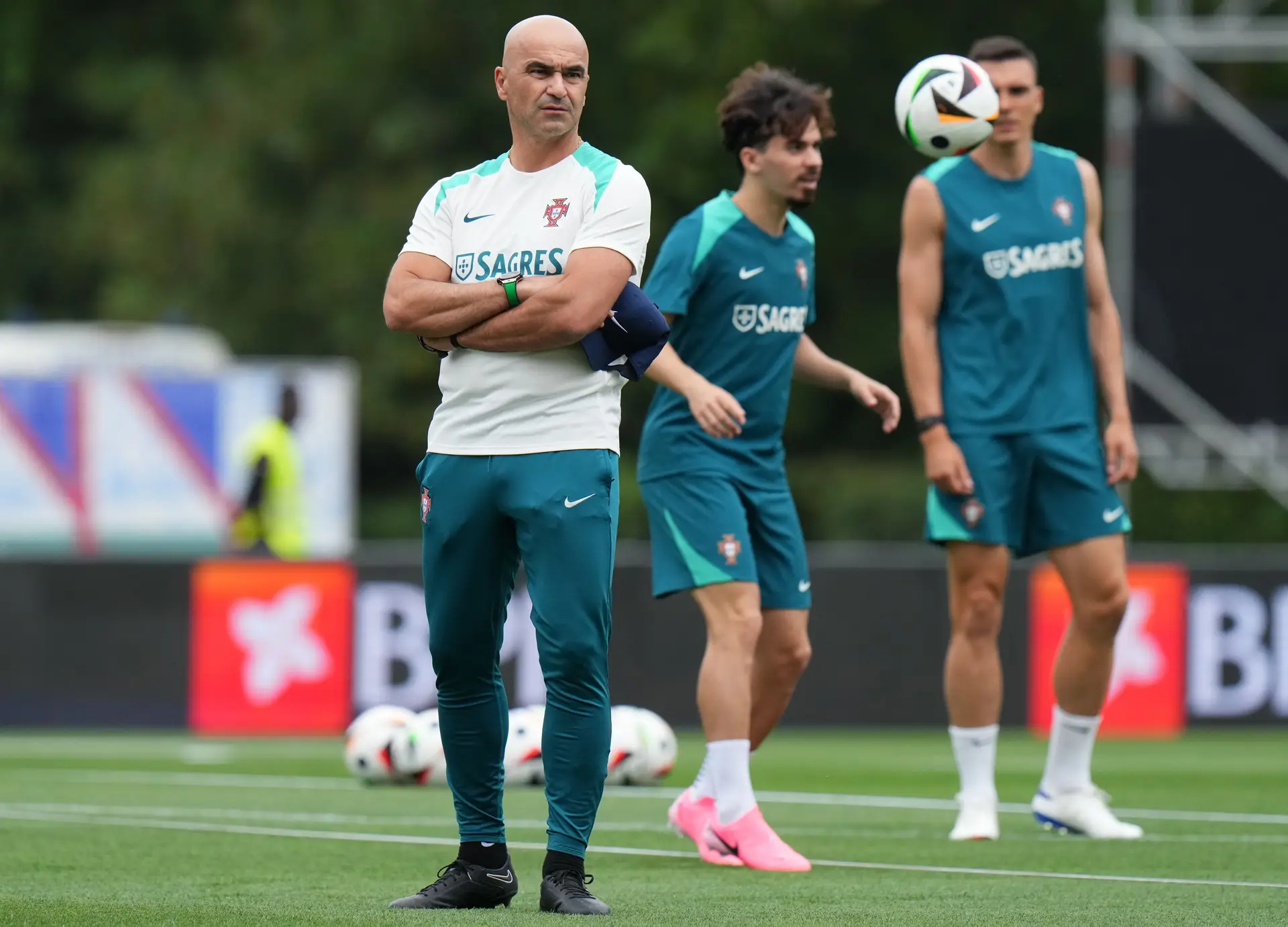Roberto Martínez: “Nenhum jogador no futebol mundial traz a um balneário o que o Cristiano traz”