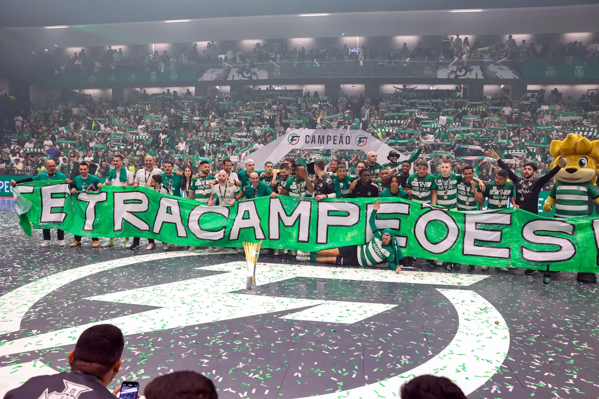 Sporting é tetracampeão nacional de futsal pela primeira vez