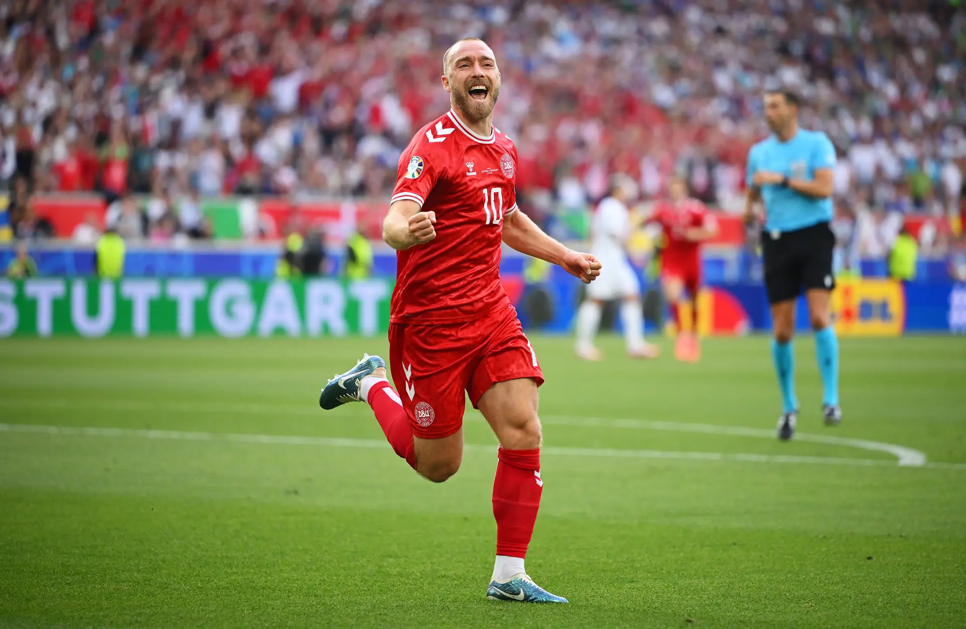 1.100 dias depois de ter caído no relvado, Eriksen voltou a marcar num Euro. Foi para isto que o céu o devolveu ao futebol