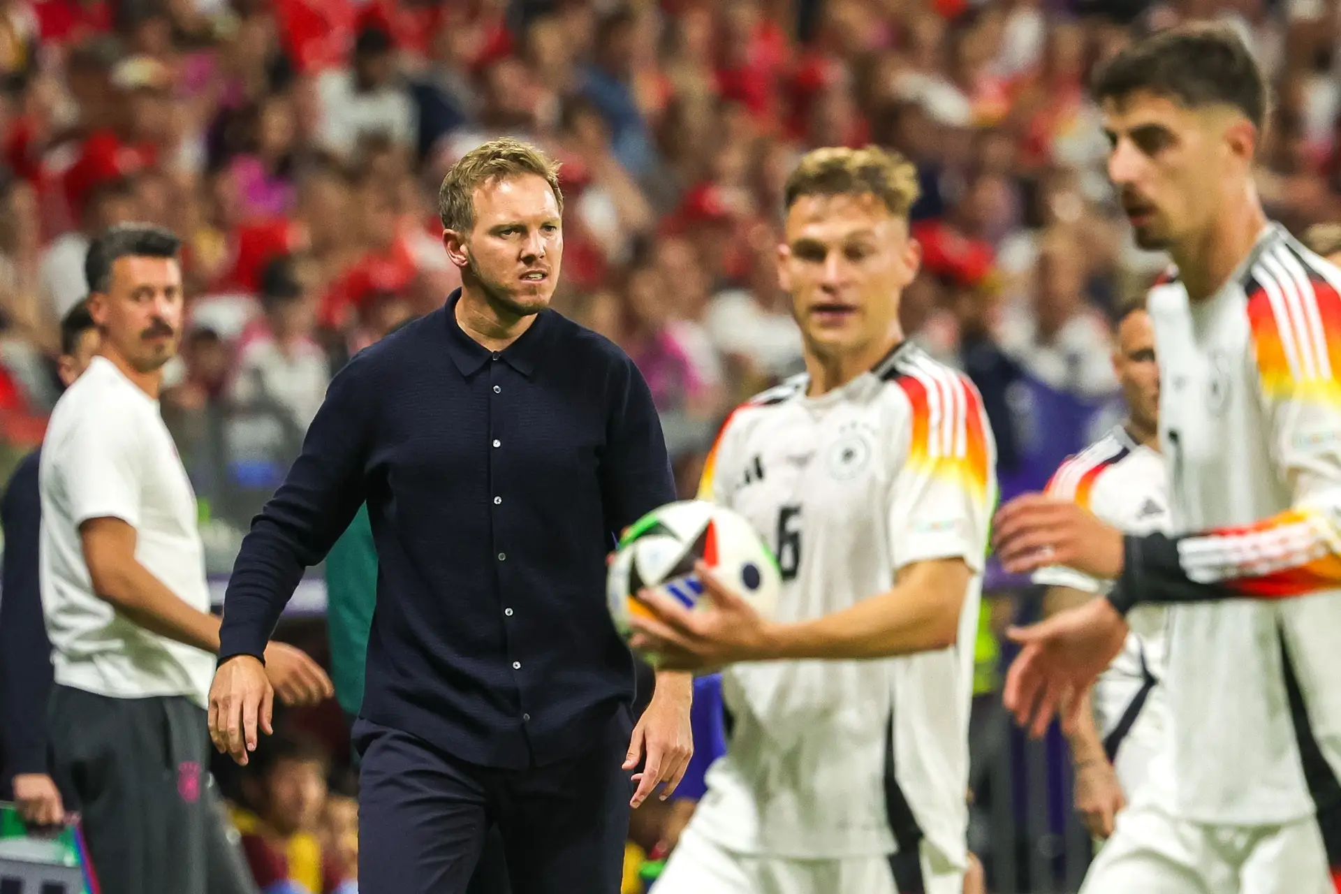 Nagelsmann gosta do plano A da sua Alemanha, mas essa arte falhou. Então, foi buscar o tanque