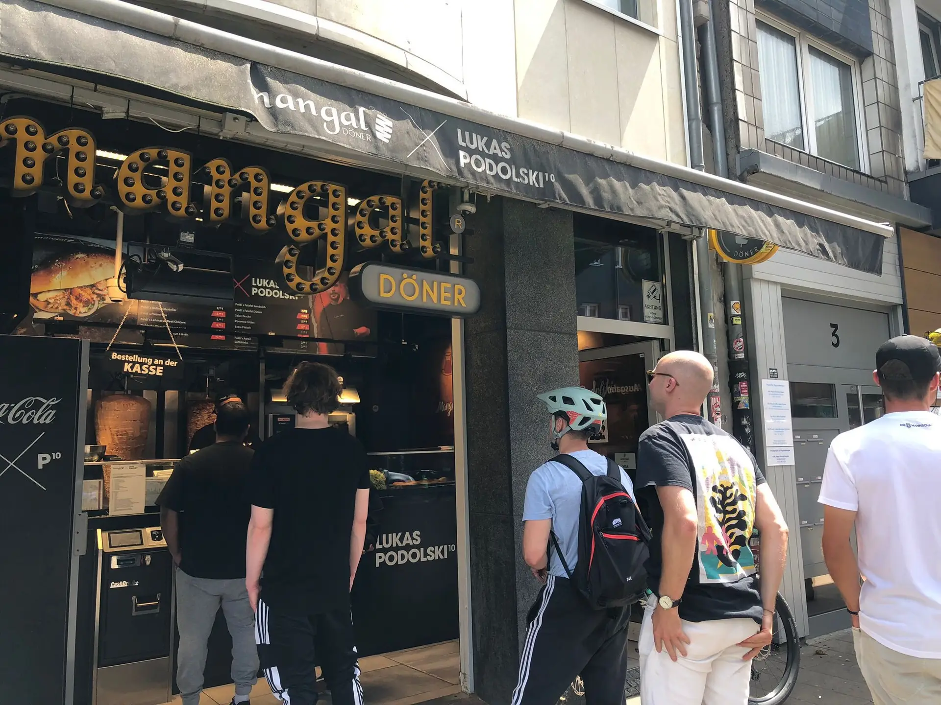 Esperando por um kebab em Chlodwigplatz