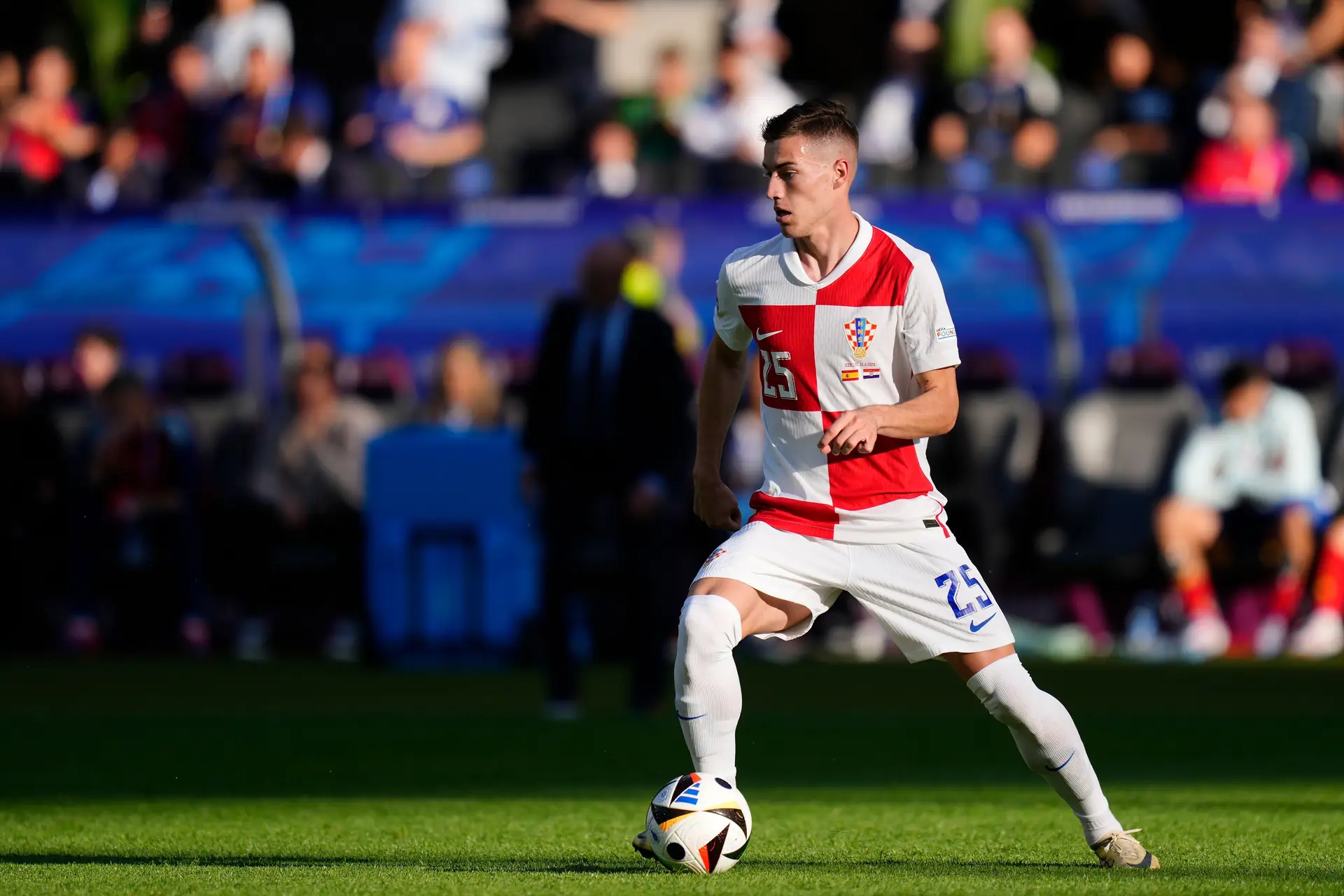 Os craques estão todos nas seleções favoritas? Não, há um lado B do Europeu: de Sucic a Stanciu, passando por Asani e Sesko