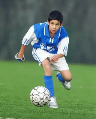 Dinis iniciou o seu percurso no futebol, no Marinhas