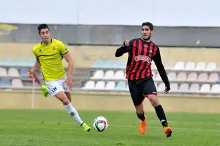 Dinis (à direita) esteve duas épocas no CF Reus