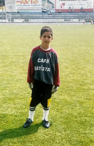 Antes de jogar num clube e tornar-se central, houve uma fase em que Dinis gostava de jogar como guarda-redes
