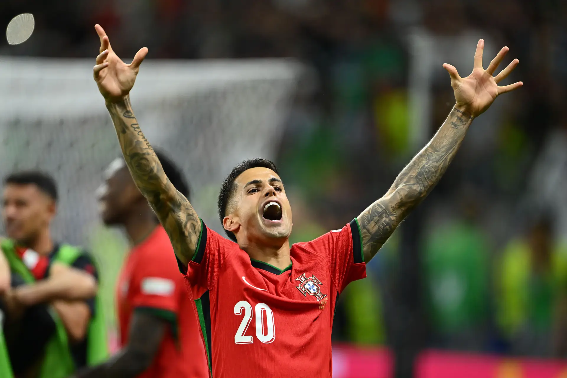 “Venha a França”, porque os jogadores portugueses vão “estar preparados”, garante João Cancelo