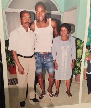 Manucho Gonçalves com os pais