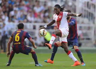 Em ação pelo Rayo Vallecano onde jogou durante quatro épocas
