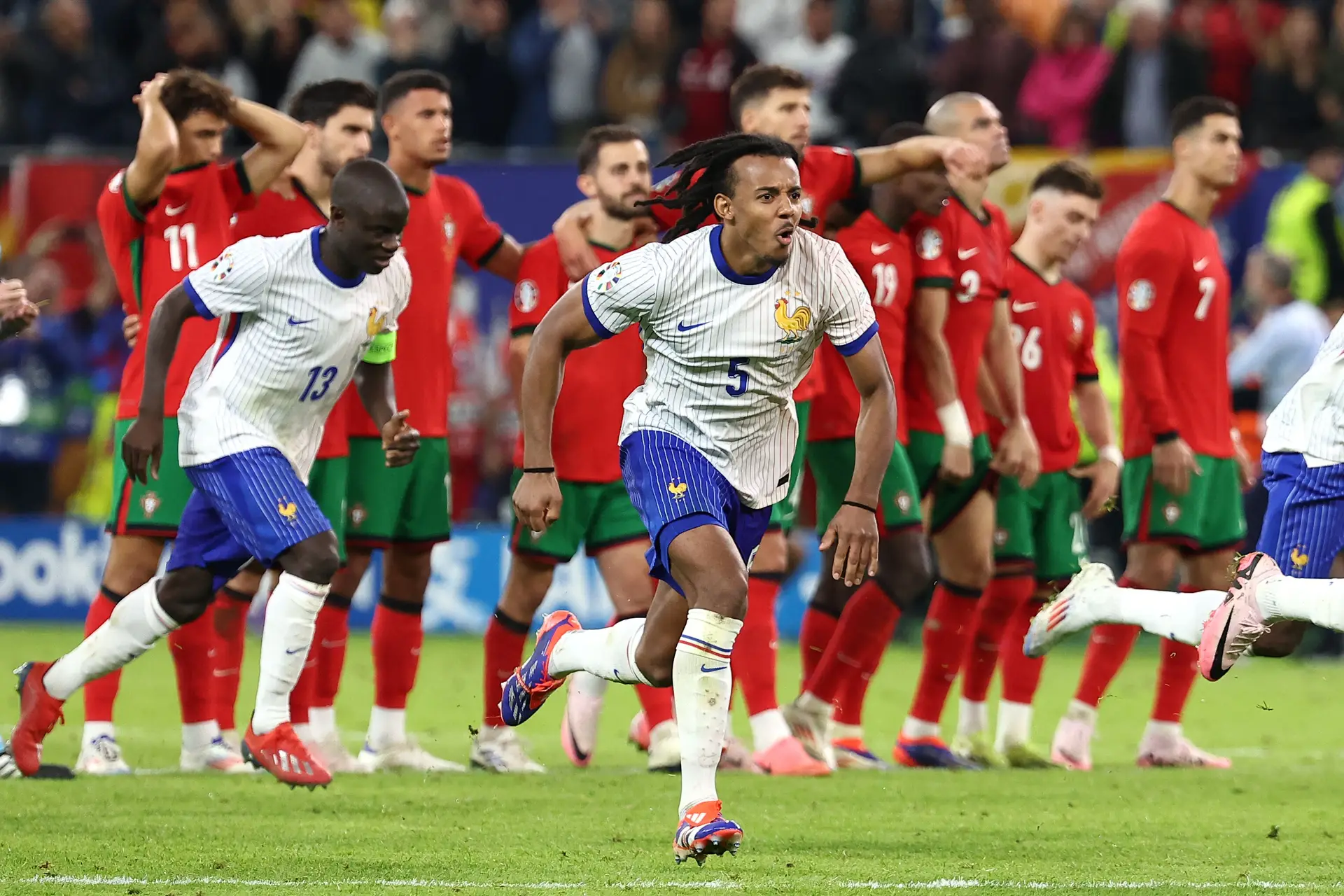 Quando Portugal olhou o gigante nos olhos, só um poste o travou