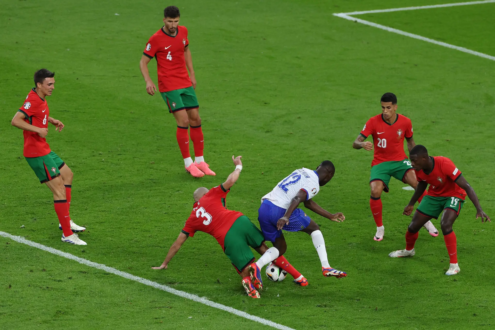 Pepe: “Não conseguimos dar esta alegria ao nosso povo, o futebol é muito cruel”