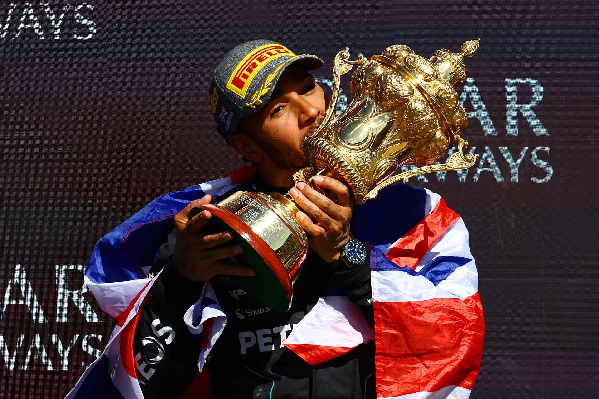 945 dias depois, Hamilton foi de novo Sir Lewis: britânico regressa às vitórias em Silverstone
