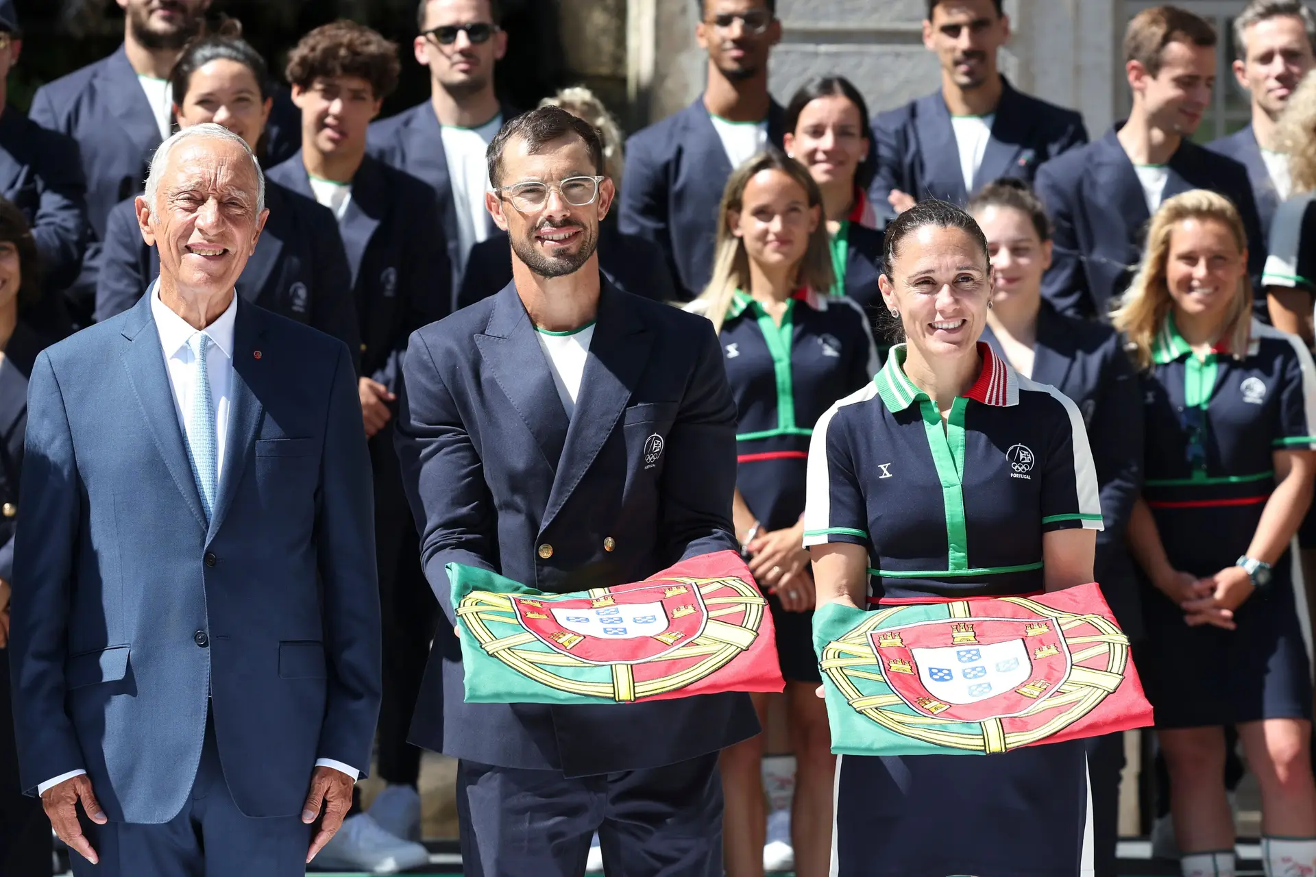 As pernas que tremeram a Fernando Pimenta e o “filhote” de Ana Cabecinha: os porta-estandartes de Portugal foram recebidos por Marcelo