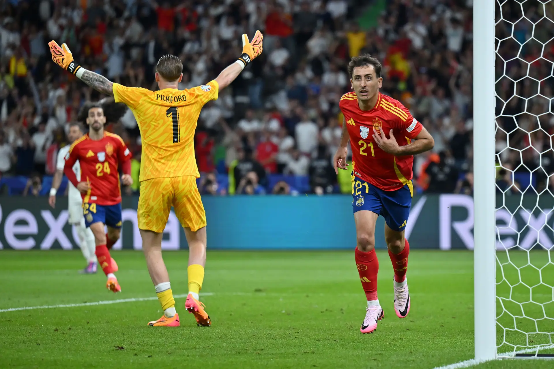A Espanha é campeã da Europa porque o futebol ainda sorri de volta a quem não o jogar com medo