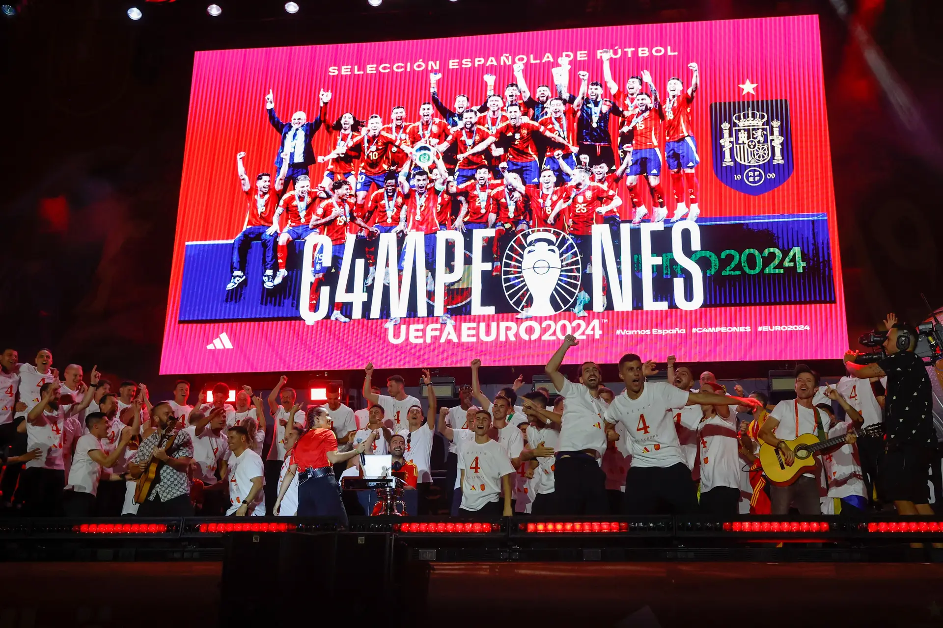 Toda a gente se divertiu na festa de Espanha, menos Gibraltar, que apresentou queixa à UEFA