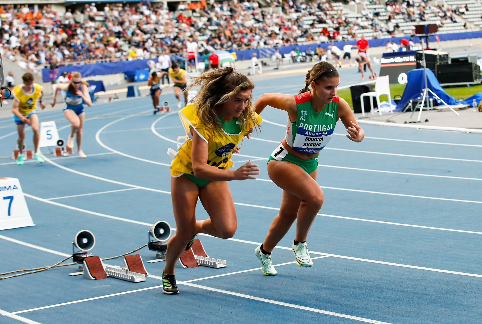 “A Márcia para mim é muito mais que a atleta invisual que eu guio: é uma irmã mais nova”: quem está ao lado dos atletas que não podem ver?