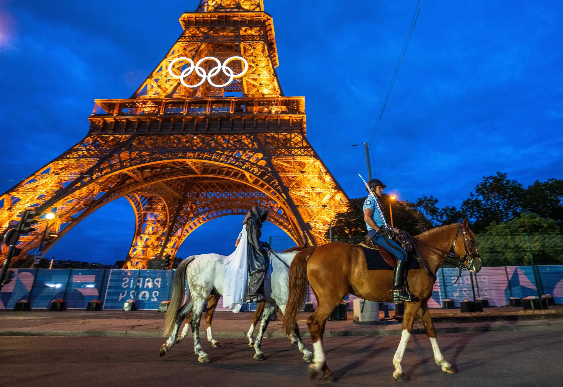 Ensaio da cerimónia de abertura dos Jogos Olímpicos de Paris, perto da Torre Eiffel