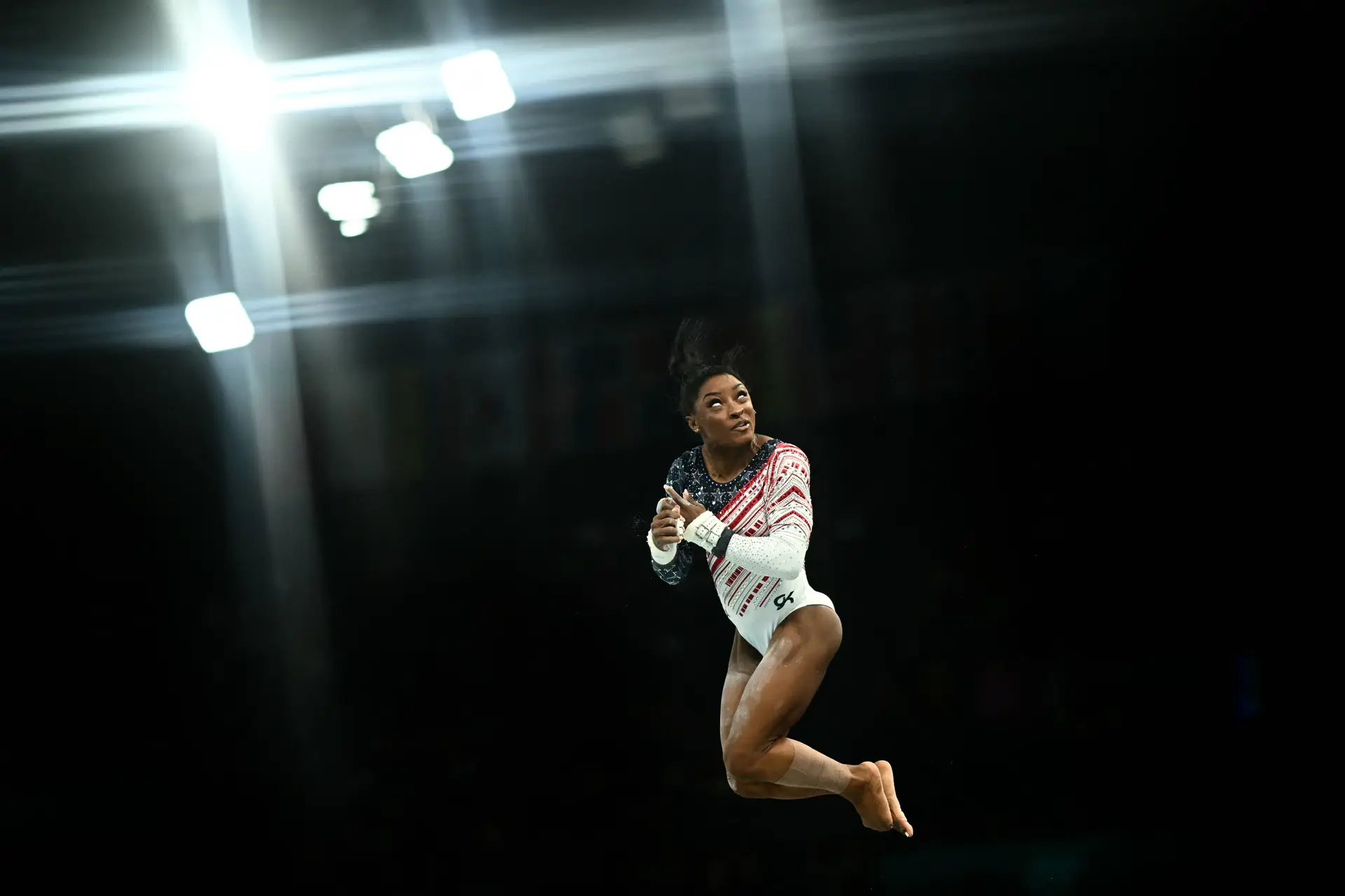 Simone Biles quer, pode e faz. Simone Biles é, outra vez e mais do que nunca, de ouro