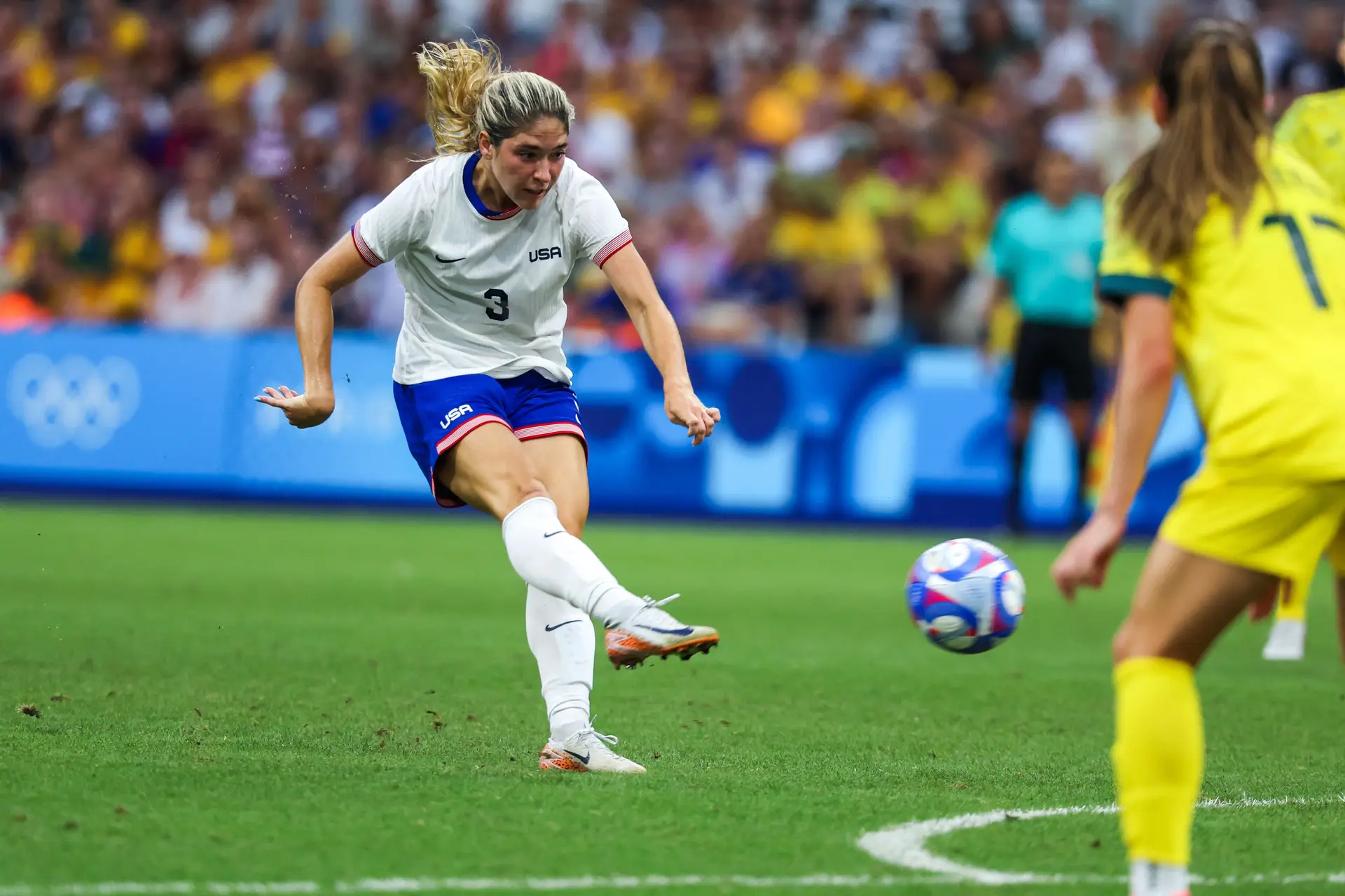 Os EUA já tiveram Megan Rapinoe, ícone gay do desporto. Agora, em Paris, têm uma jogadora que achará, ou achou, que ser gay é errado