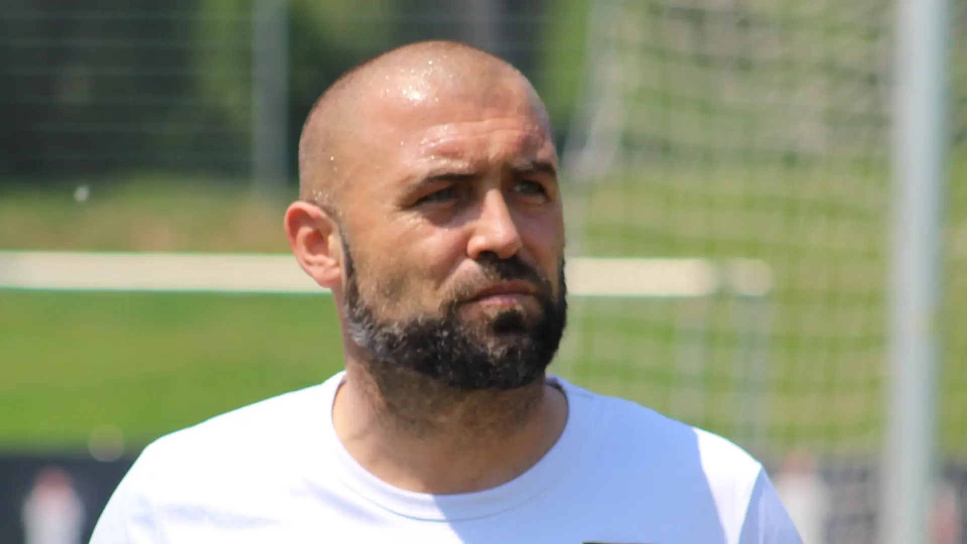 “Fizemos a despedida de solteiro do Filipe Anunciação após um jogo na Madeira. Como não gostei das bailarinas, fui eu quem fez o striptease”