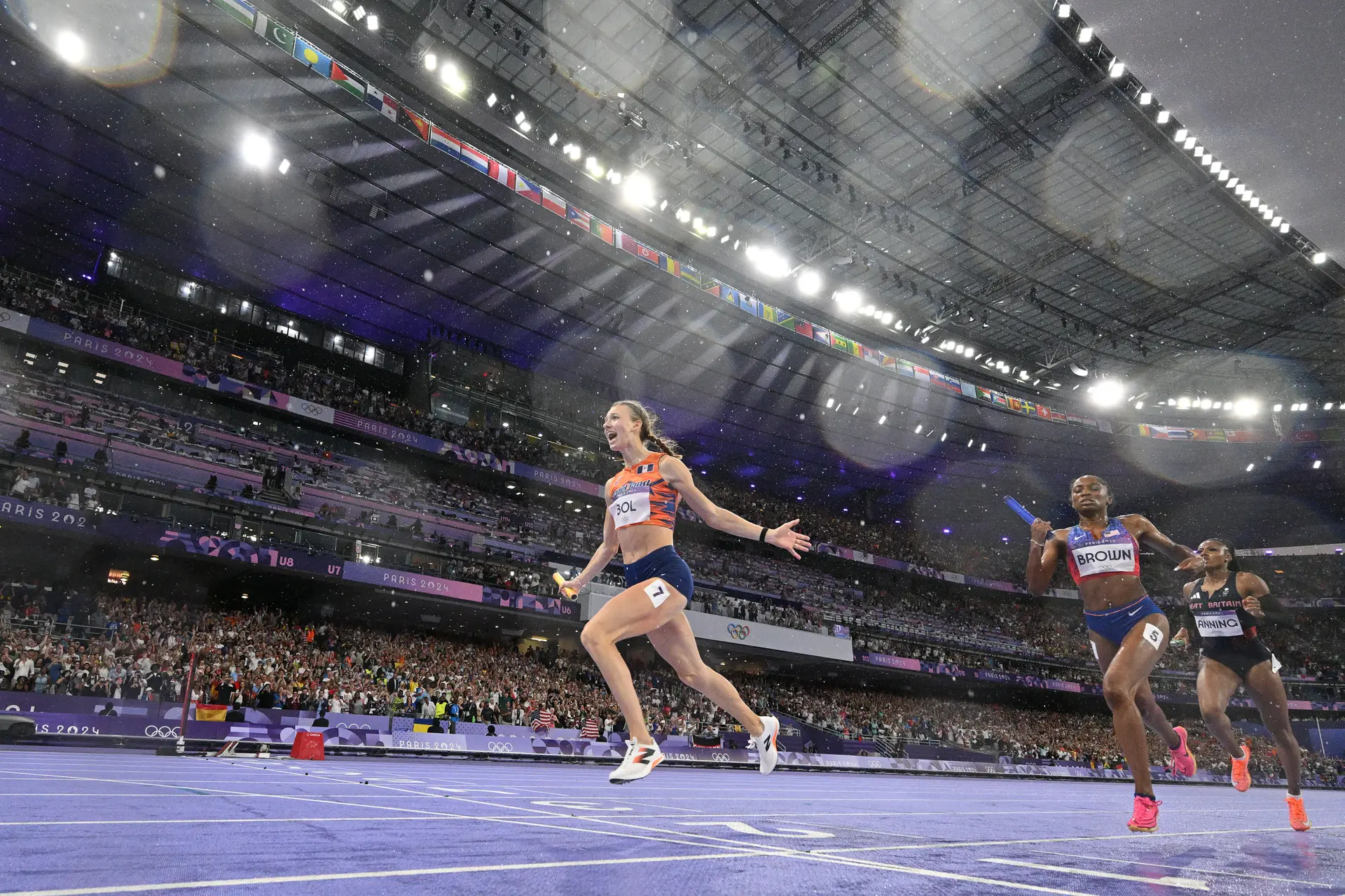 Femke Bol, a neerlandesa imperial nos 400 metros que ficou mais conhecida por causa da sua voz