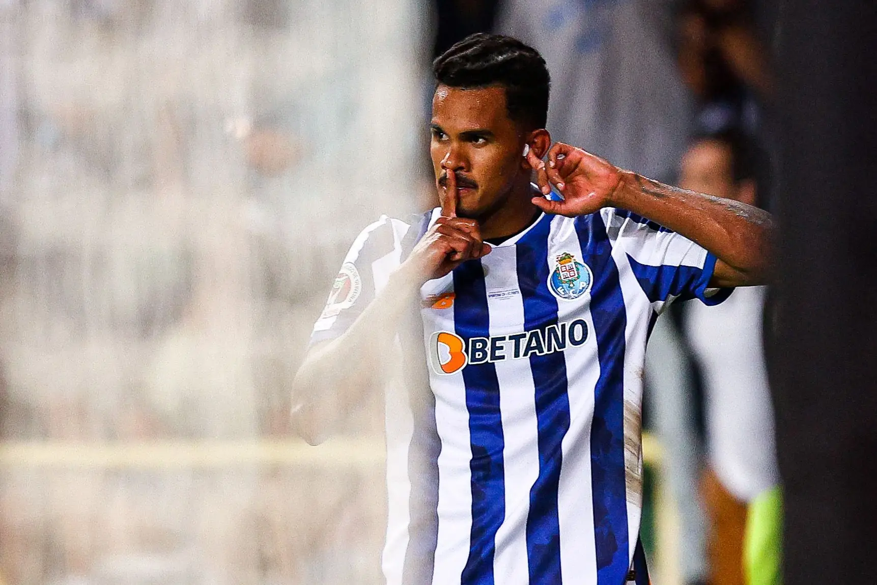 O novo FC Porto descobriu uma reviravolta épica, de loucos, contra os novos do Sporting