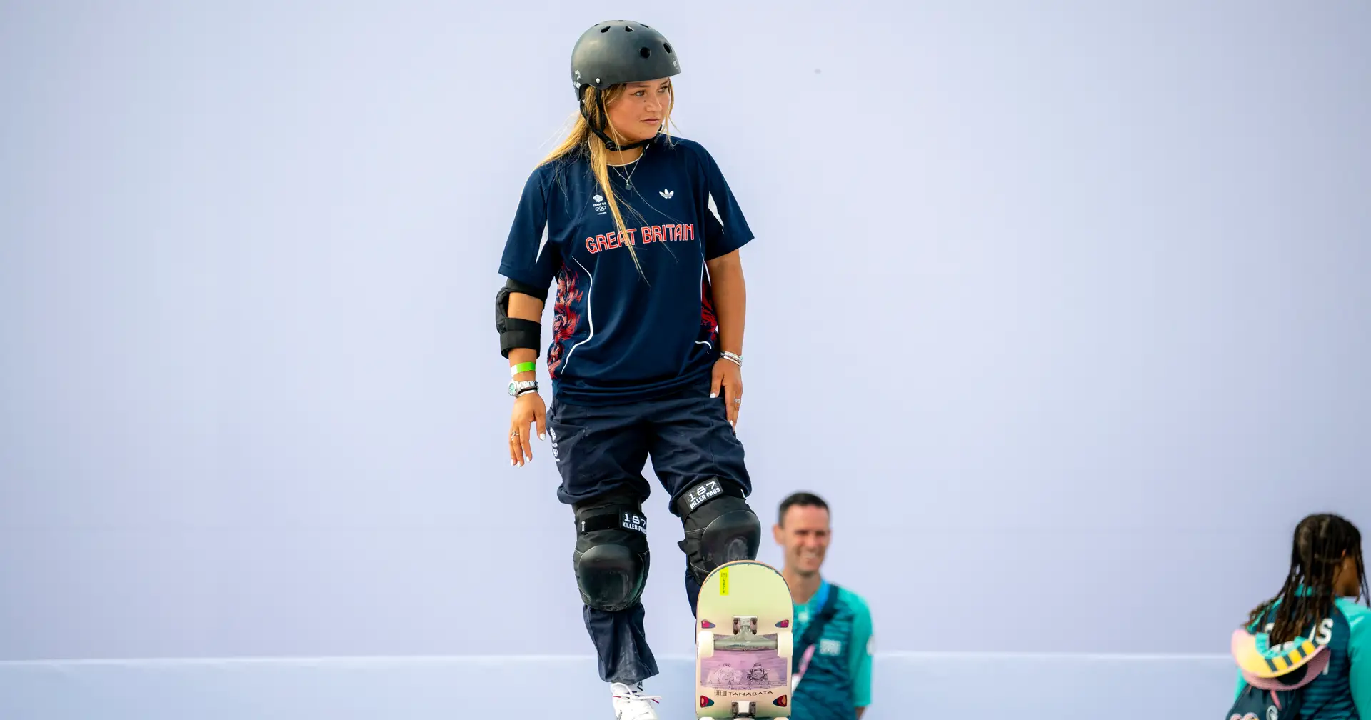 Sky Brown, a skater de 16 anos que escreveu um livro infantil, vai a Paris já de olho em surfar nas ondas da Califórnia
 #ÚltimasNotícias #Portugal