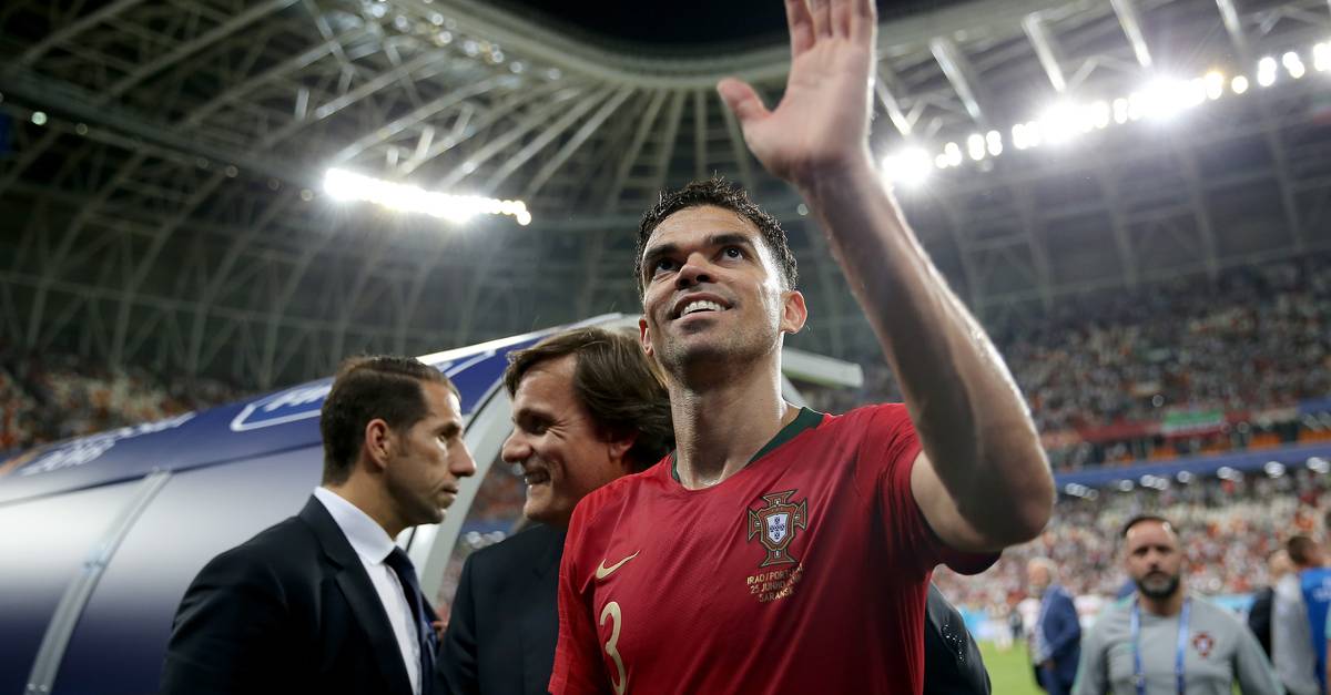 Pepe, o apaixonado por futebol, pelo Porto e por Portugal, vai finalmente desfrutar de uma reforma. Recorde aqui o seu percurso