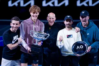 Sinner with his team after winning the Australian Open. Giacomo Naldi is the first to count from the left