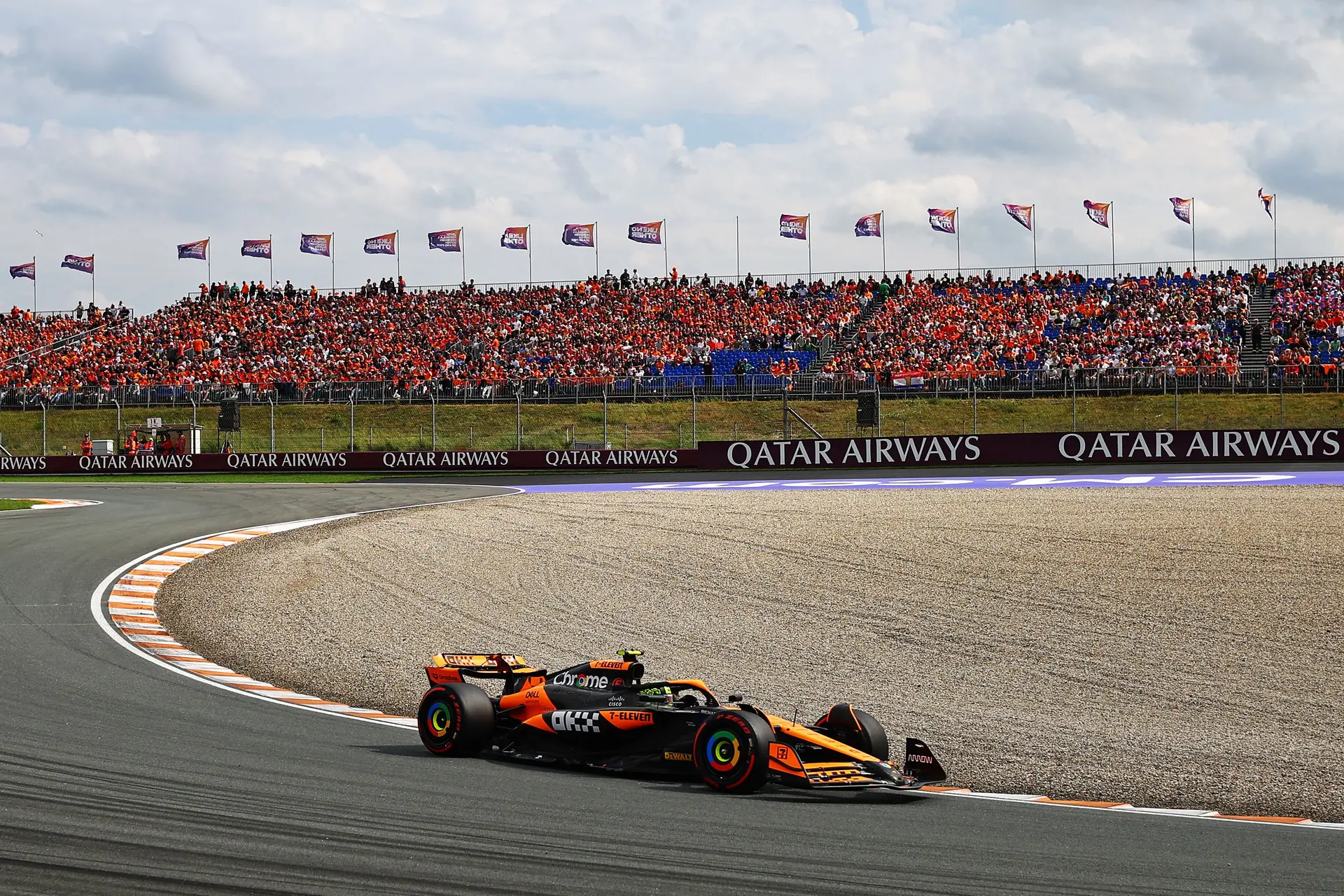 GP Países Baixos: Norris bate Verstappen na casa do neerlandês e consegue pole position