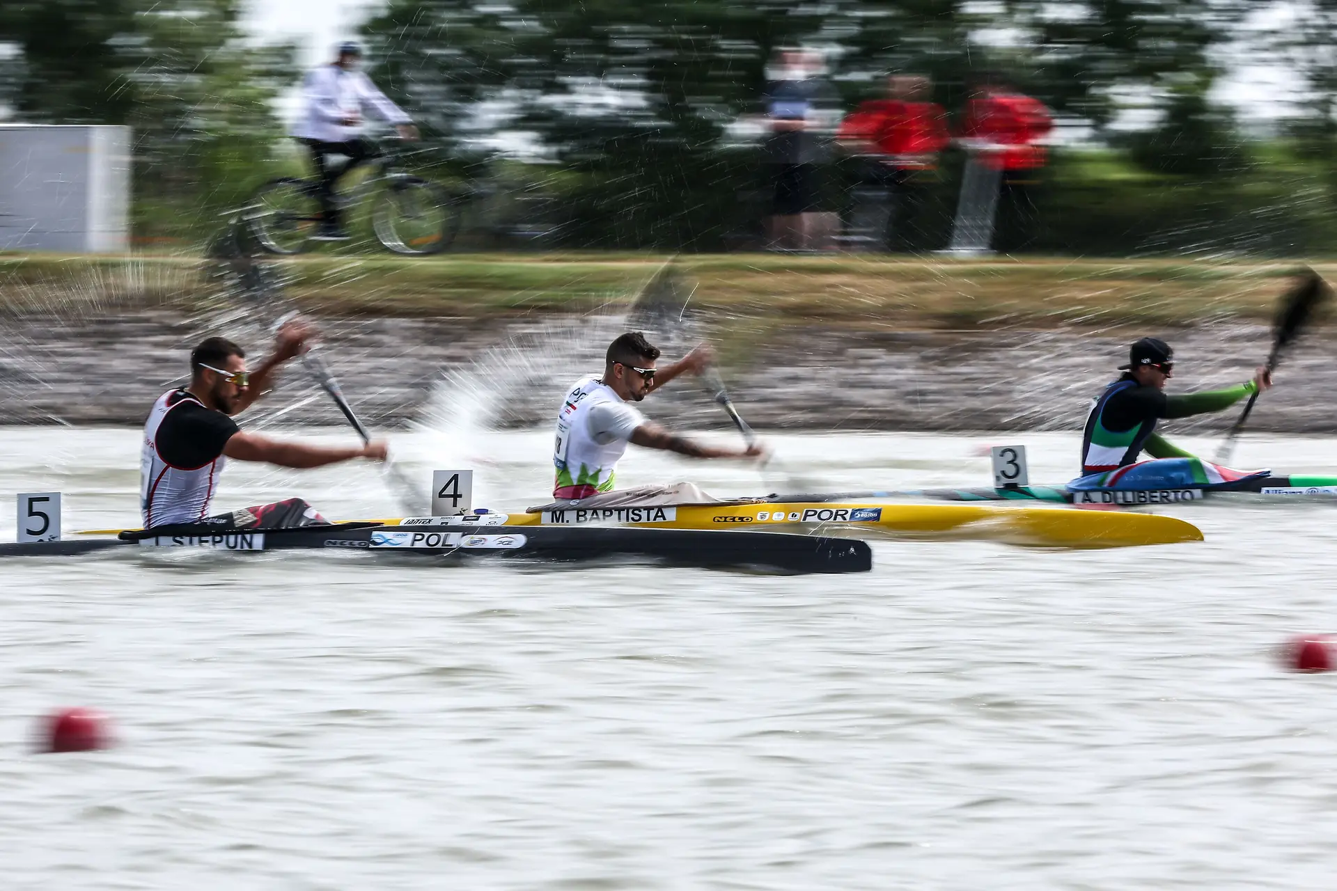 O photo finish deu a Messias Baptista o ouro nos 200 metros em K1 da Taça do Mundo de canoagem