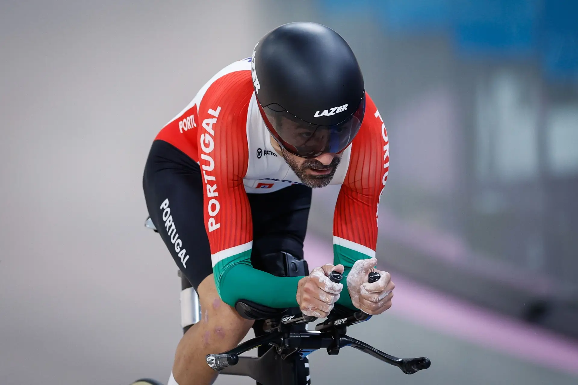 O primeiro diploma de Portugal nos Jogos Paralímpicos veio das pedaladas de Telmo Pinão no velódromo: “É como se fosse um bocadinho de surf”