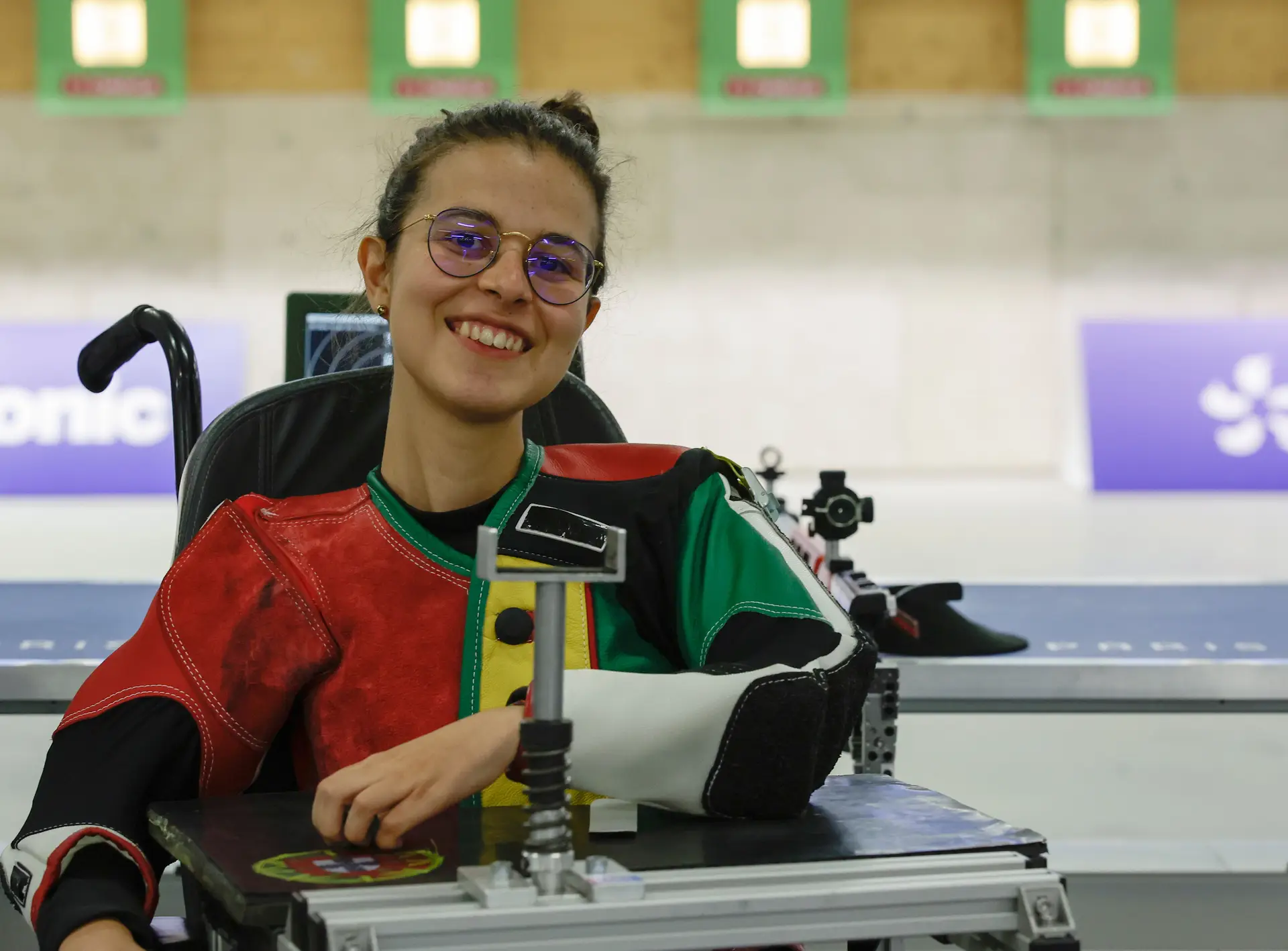 A medalha fugiu na ‘negra’ do último disparo: Margarida Lapa ficou em 4.º lugar do tiro a 10 metros na sua estreia paralímpica
