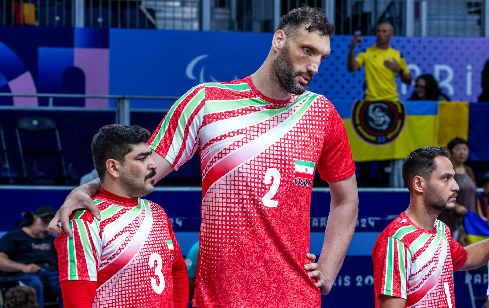 Do reality show às medalhas no voleibol adaptado: Morteza Mehrzadselakjani, o segundo homem mais alto do mundo, que dorme no chão em Paris