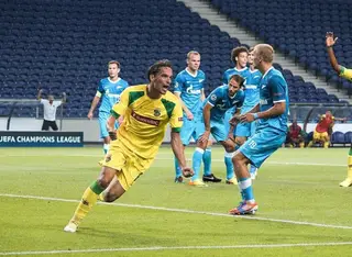 André festeja o 1.º golo do Paços de Ferreira na Liga dos Campeões, no Estádio do Dragão