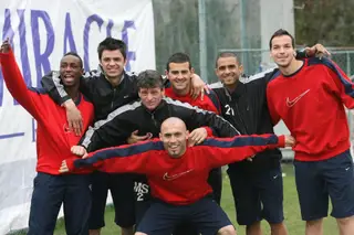 Semedo, Dani Soares, o fisioterapeuta Muri, Tony, Cadu, Fredy e André Leão num estágio do Cluj 