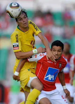 Após a Roménia, André Leão (à equerda) ingressou no Paços de Ferreira, em 2009/10