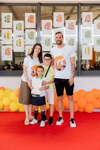 Com a mulher e os dois filhos